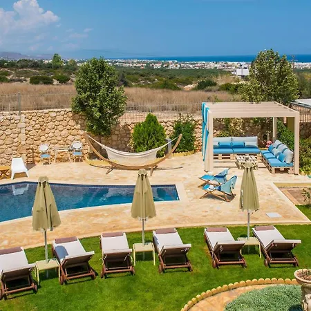 Villa Azzuro With Private Pool By Estia *