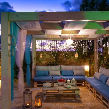 Villa Azzuro With Private Pool By Estia *