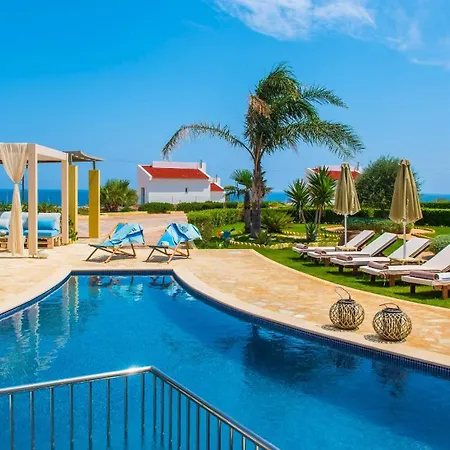 Azzuro With Private Pool By Estia Villa